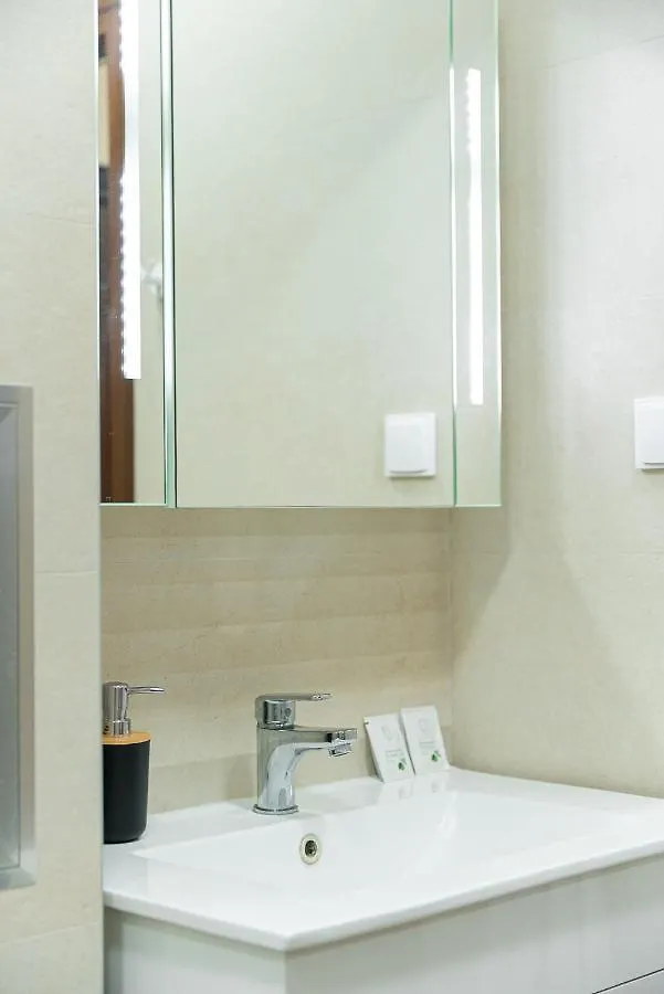 One-Bedroom Apartment With Free Parking, Free Gym Pass And Office Setup Plovdiv